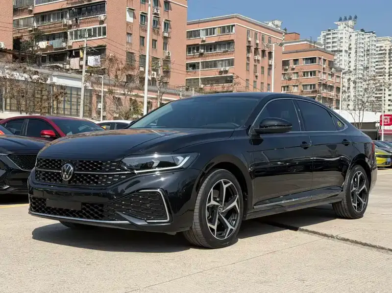 Volkswagen Passat, 2023