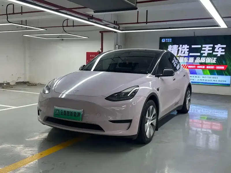 Tesla Model Y, 2022