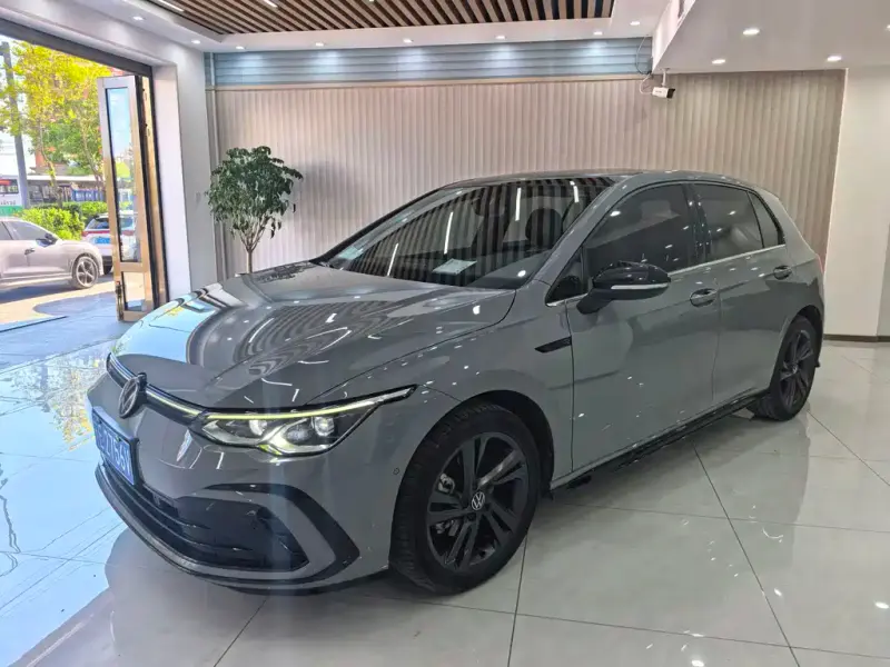 Volkswagen Golf, 2023