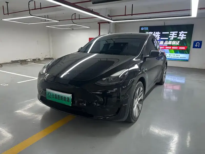 Tesla Model Y, 2022