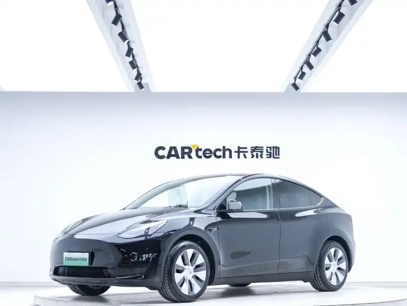 Tesla Model Y, 2022