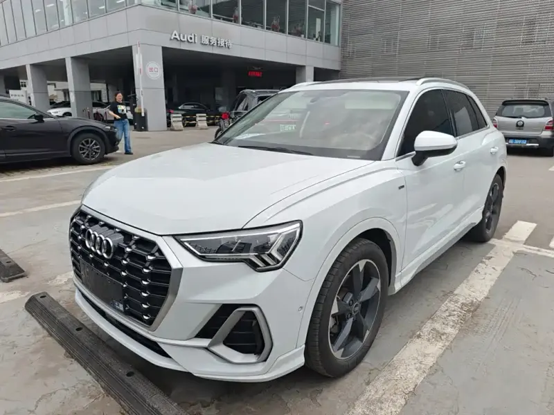 Audi Q3, 2021