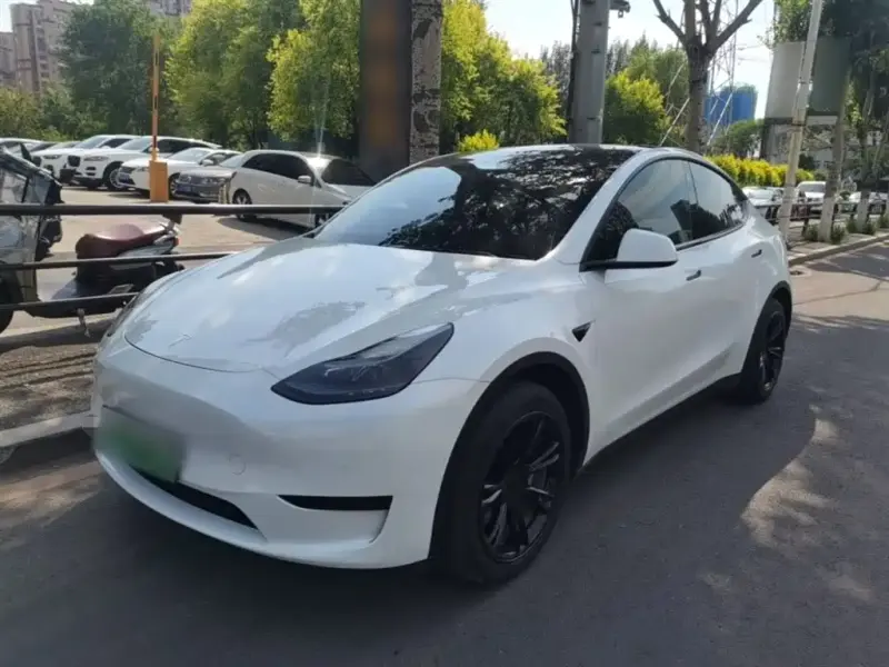 Tesla Model Y, 2023