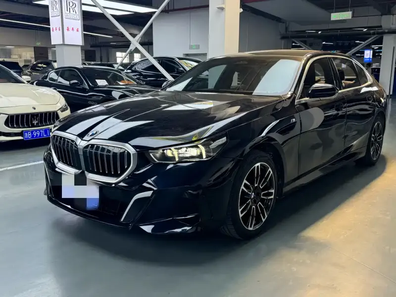 BMW 5 Series, 2025