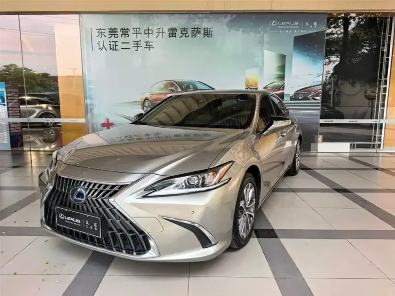Lexus ES, 2022