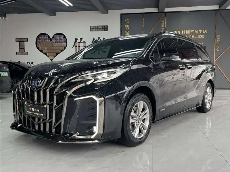Toyota Sienna, 2023
