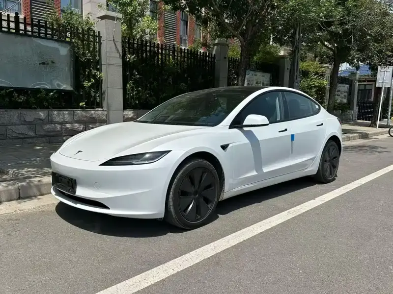 Tesla Model 3, 2026