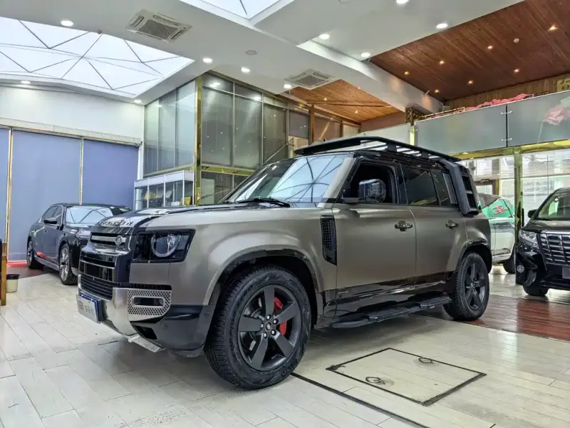 Land Rover Defender, 2023