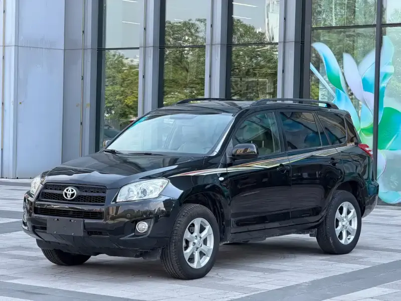 Toyota RAV4, 2010