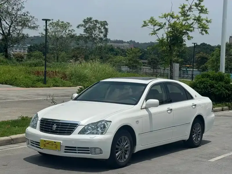 Toyota Crown, 2005