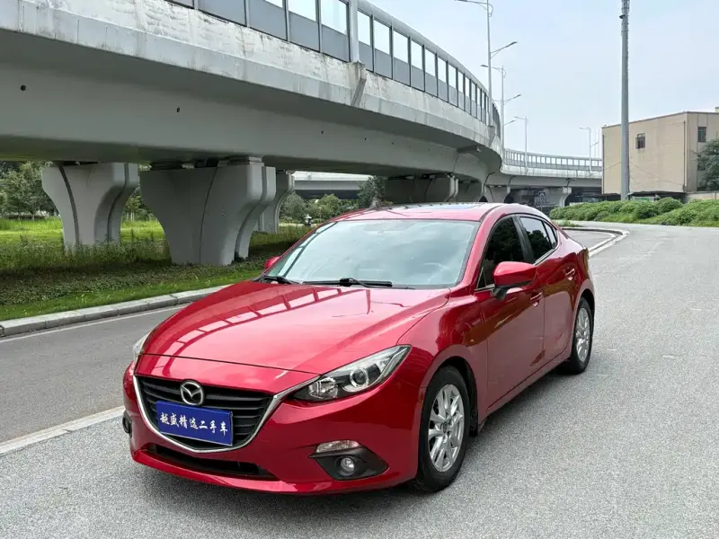 Mazda 3 Axela, 2015