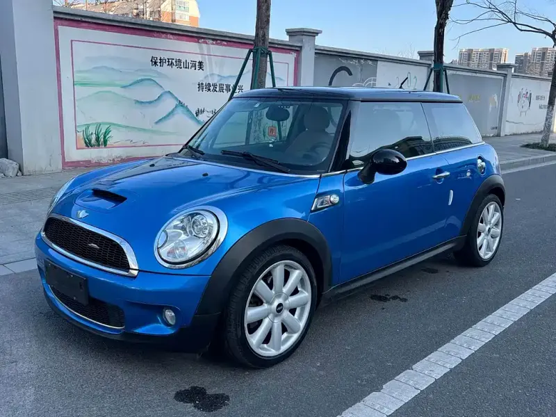 MINI Mini, 2010