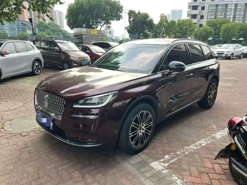 Lincoln Corsair, 2020
