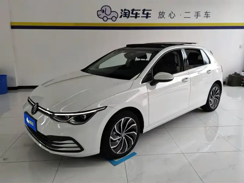 Volkswagen Golf, 2022