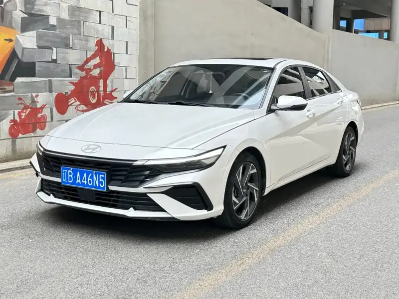 Hyundai Elantra, 2024