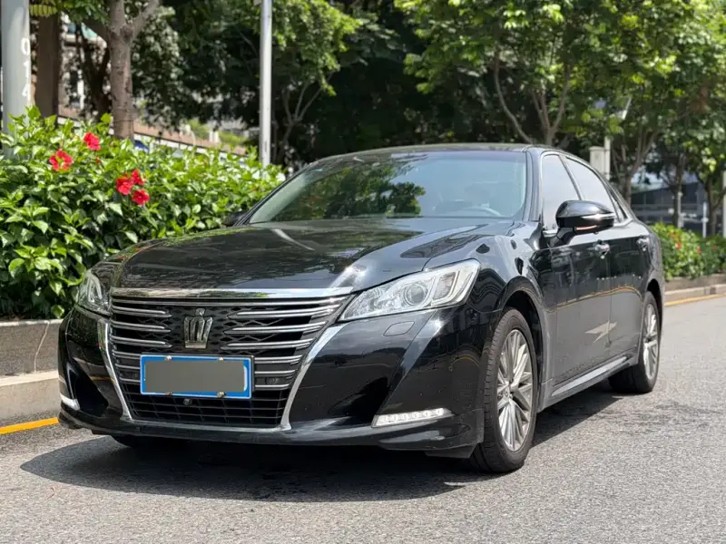 Toyota Crown, 2017