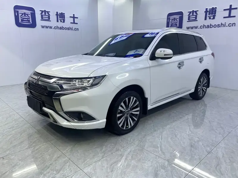 Mitsubishi Outlander, 2022