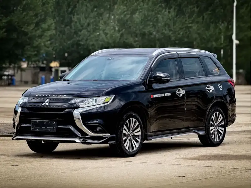 Mitsubishi Outlander, 2022