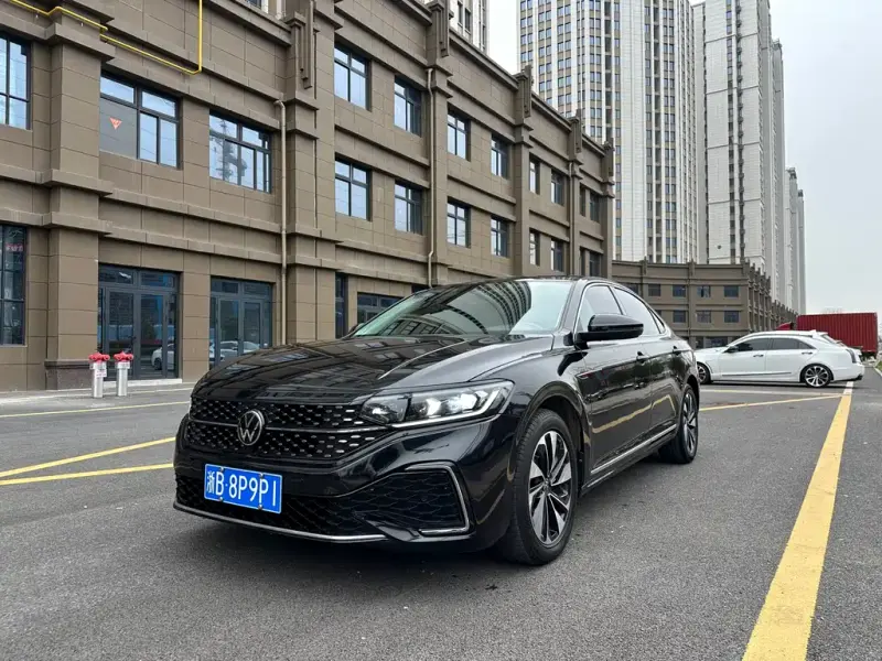 Volkswagen Passat, 2023