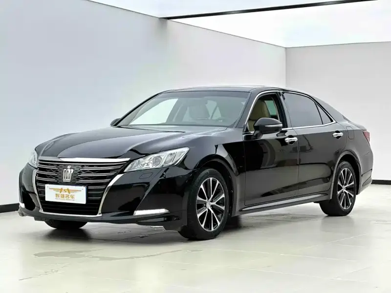 Toyota Crown, 2018