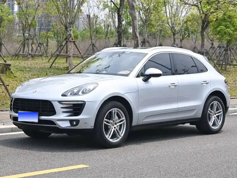 Porsche Macan, 2015