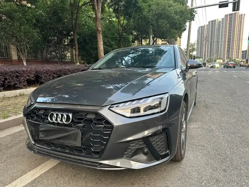 Audi A4L, 2023
