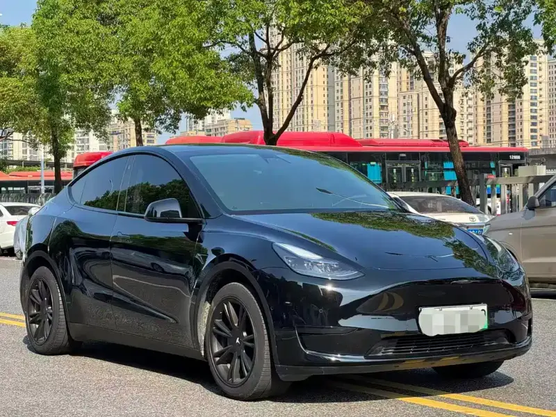 Tesla Model Y, 2023