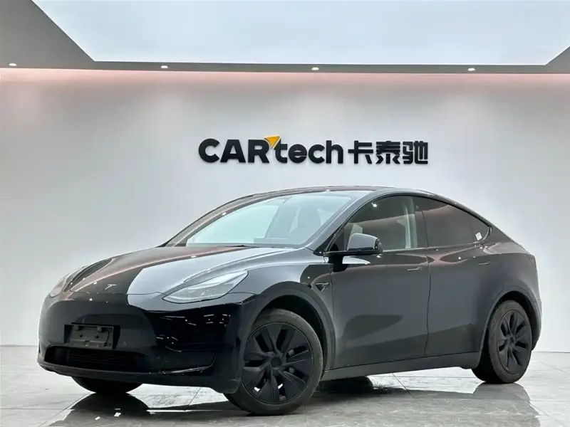Tesla Model Y, 2023