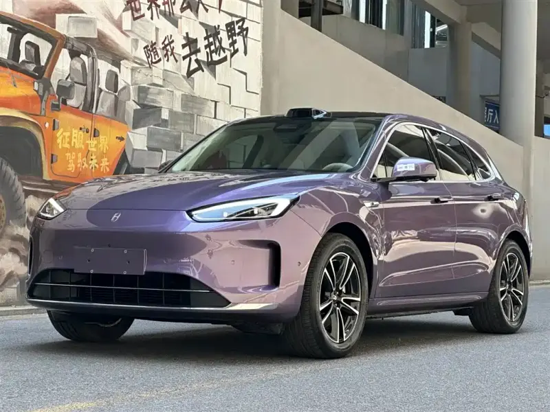 AITO M5, 2025