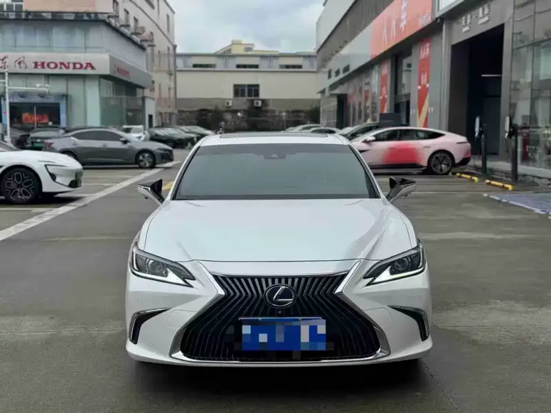 Lexus ES, 2018