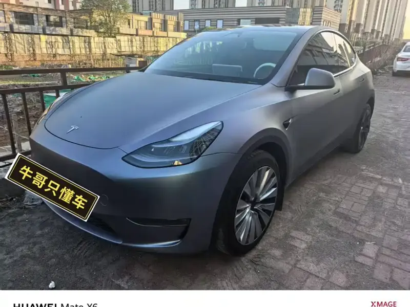 Tesla Model Y, 2024