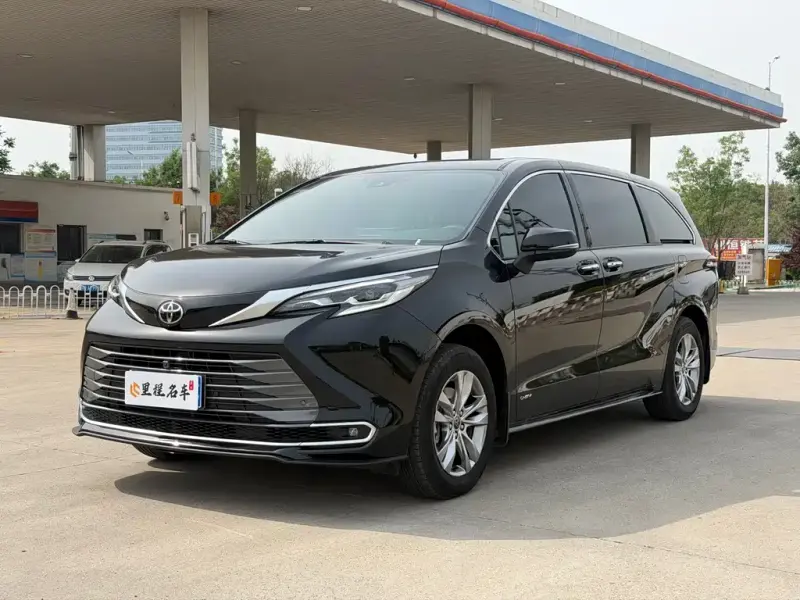 Toyota Sienna, 2025