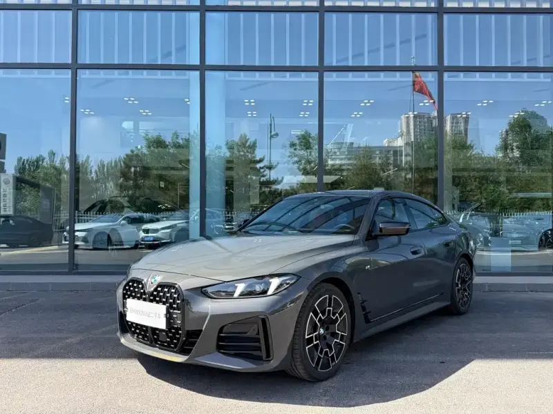 BMW 4 Series, 2025