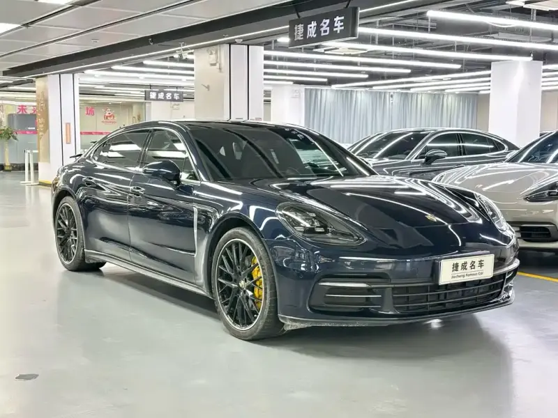 Porsche Panamera, 2018