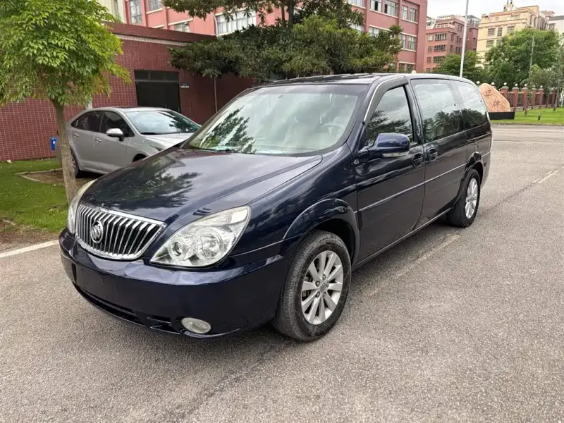 Buick GL8, 2013