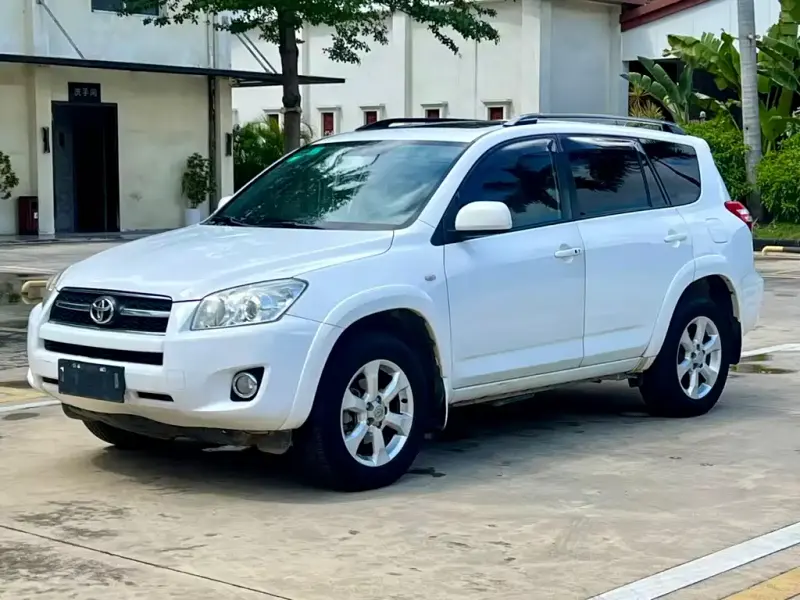 Toyota RAV4, 2011