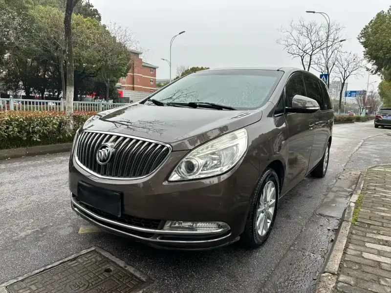 Buick GL8, 2013