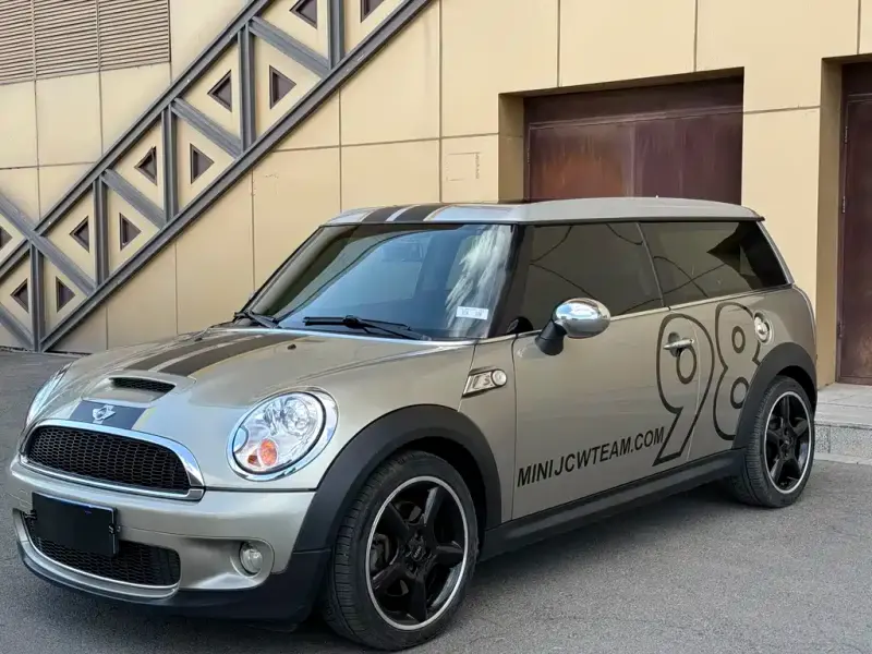 MINI Clubman, 2010
