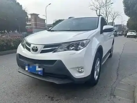 Toyota RAV4, 2015