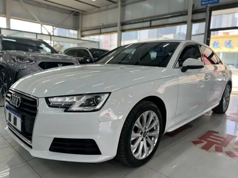 Audi A4L, 2017