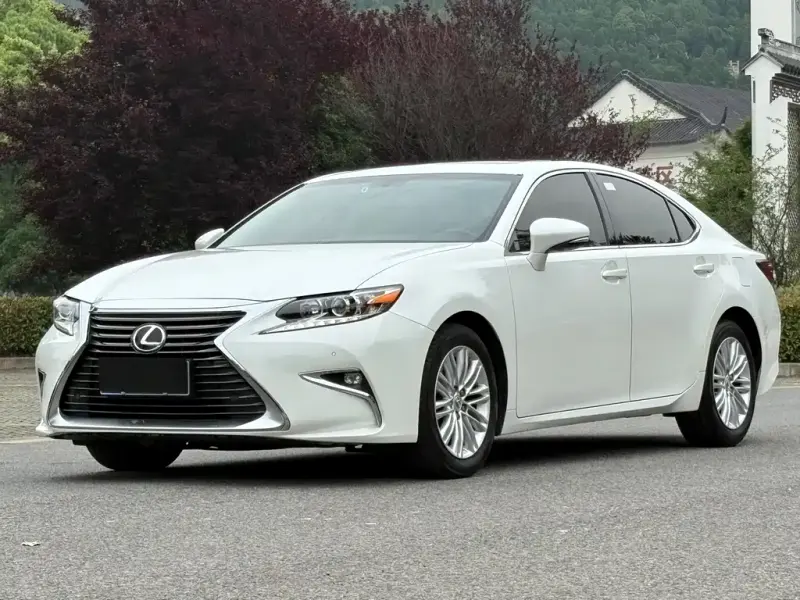 Lexus ES, 2017