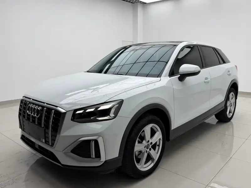 Audi Q2L, 2022
