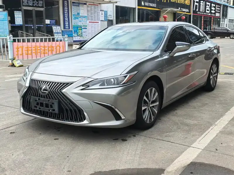 Lexus ES, 2020