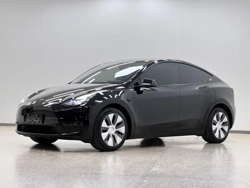 Tesla Model Y, 2023