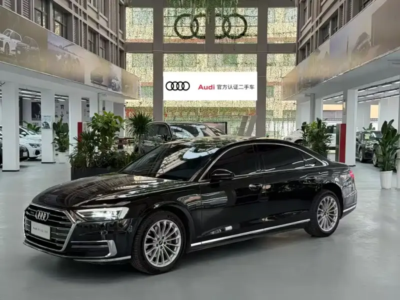 Audi A8, 2022