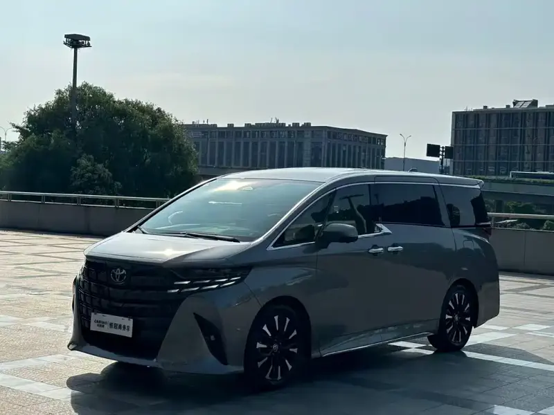 Toyota Alphard, 2024