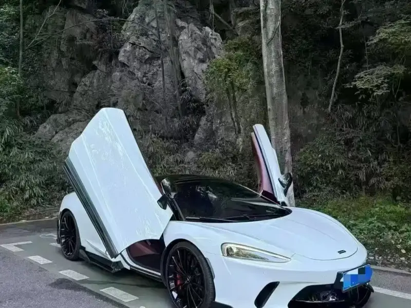 McLaren GT, 2022