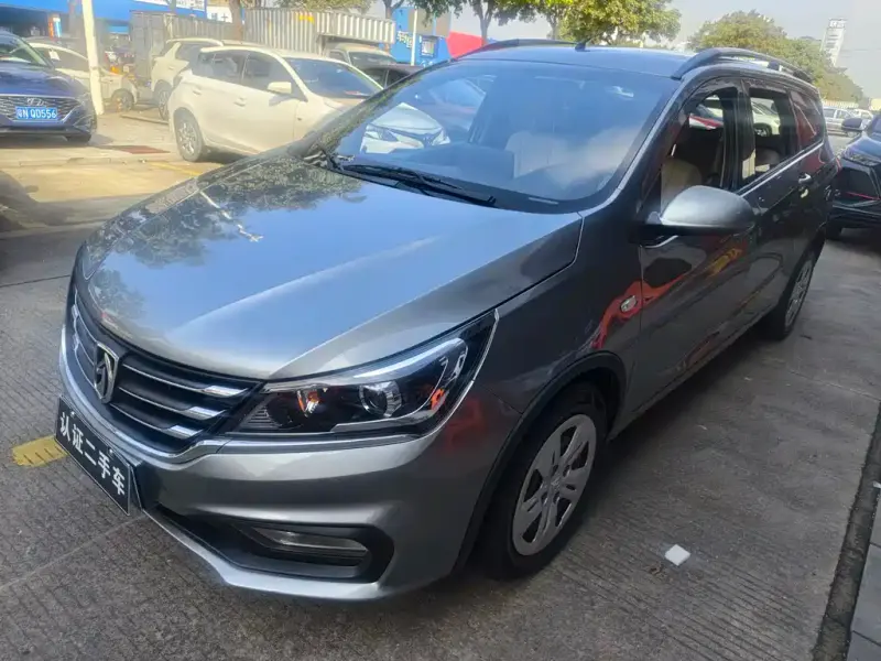 Baojun 310W, 2017