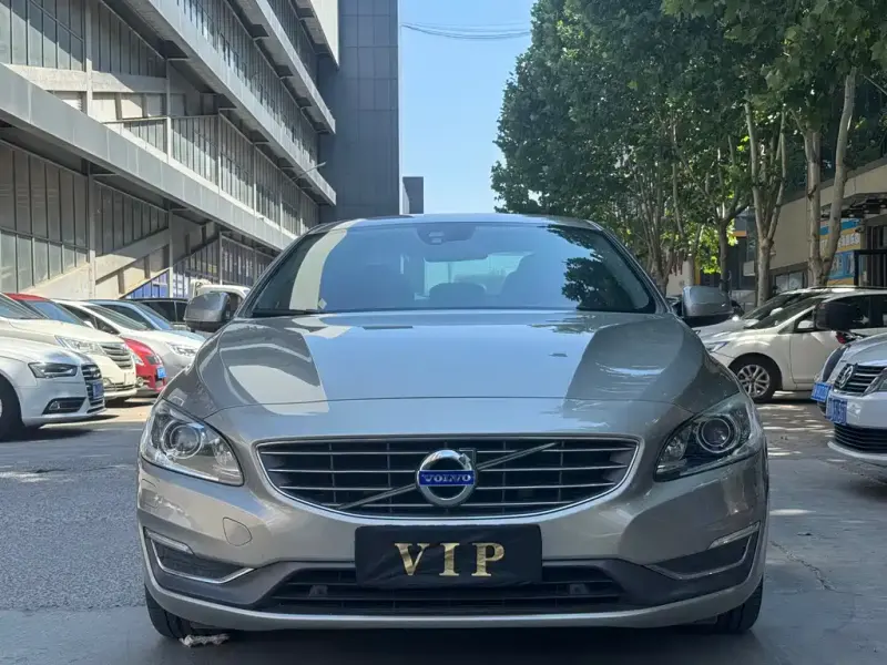 Volvo S60, 2014