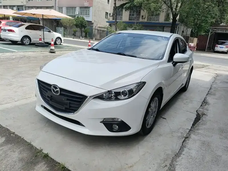 Mazda 3 Axela, 2016